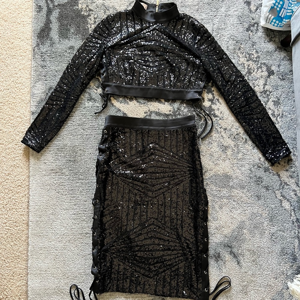 House of CB London, 2-piece black sequins set. Size M